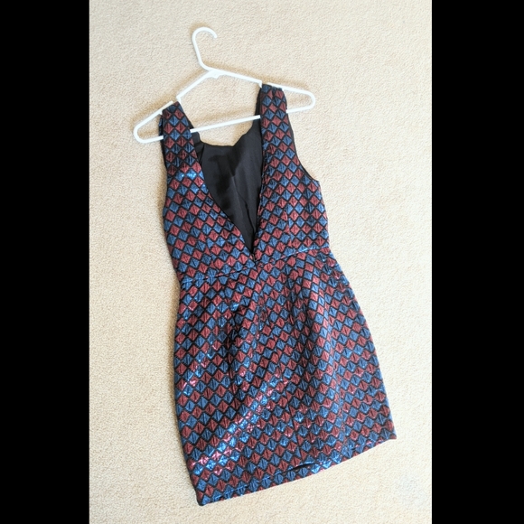 Tucker Dresses & Skirts - SALE!!!!! Beautiful 100% silk dress